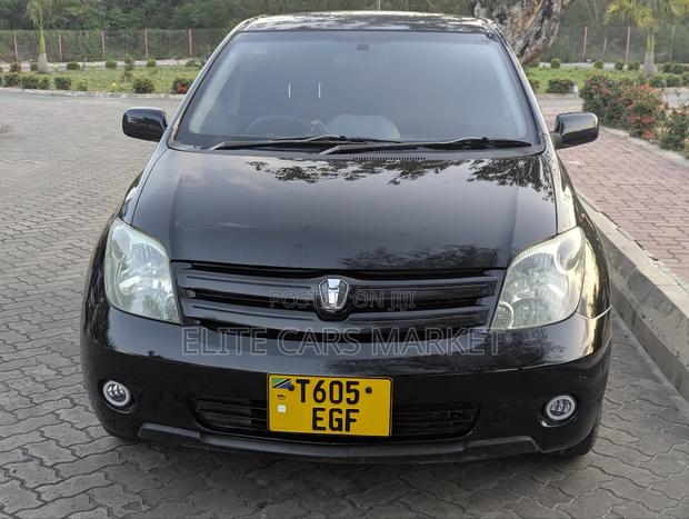 Toyota IST 2003 Black
