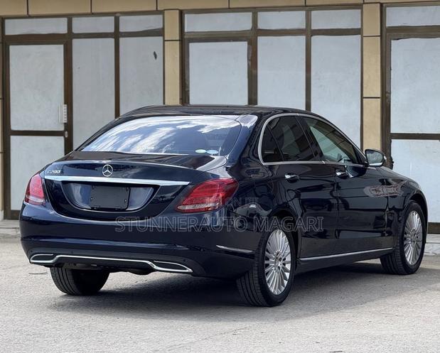 Mercedes-Benz C200 2015 Blue