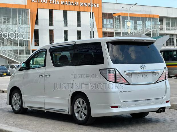 Toyota Alphard 2009 White