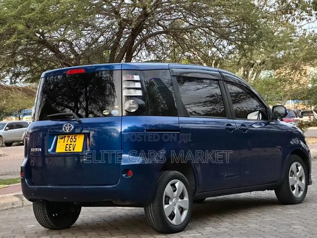 Toyota Sienta 2006 Blue