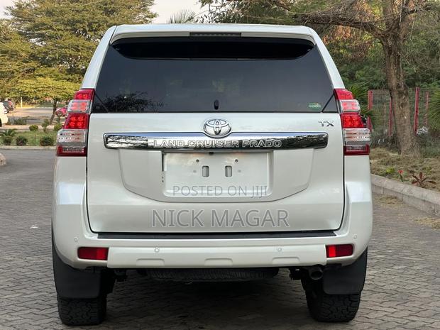 Toyota Land Cruiser Prado 2017 White