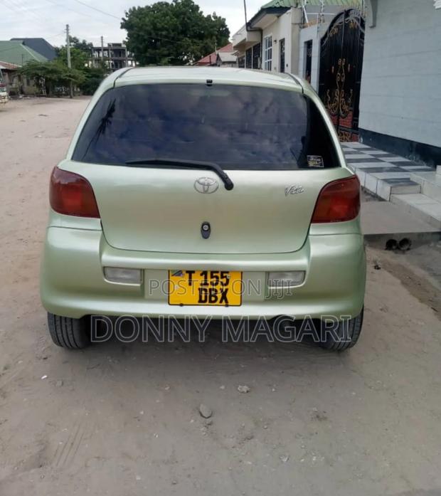 Toyota Vitz 2006 Green