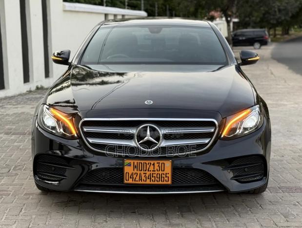 Mercedes-Benz E220 2017 Black