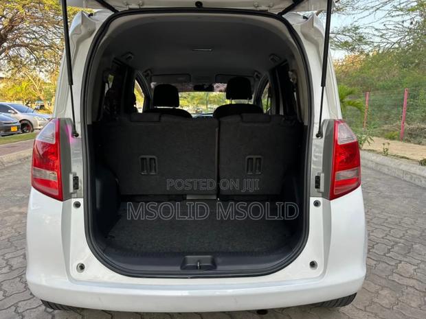 Toyota Ractis 2007 White