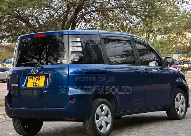 Toyota Sienta 2006 Blue