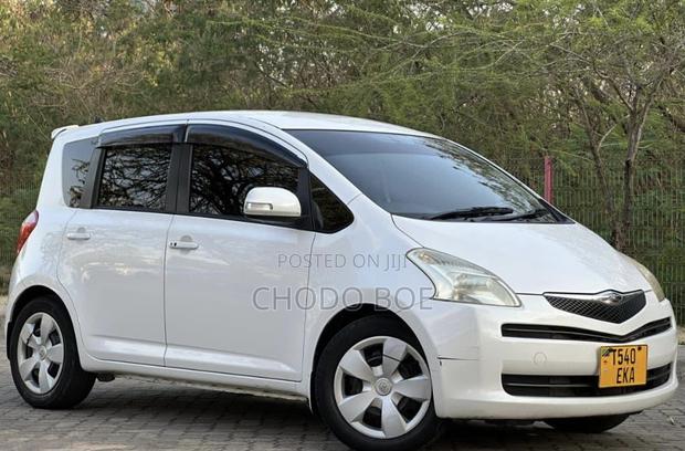 Toyota Ractis 2007 Pearl