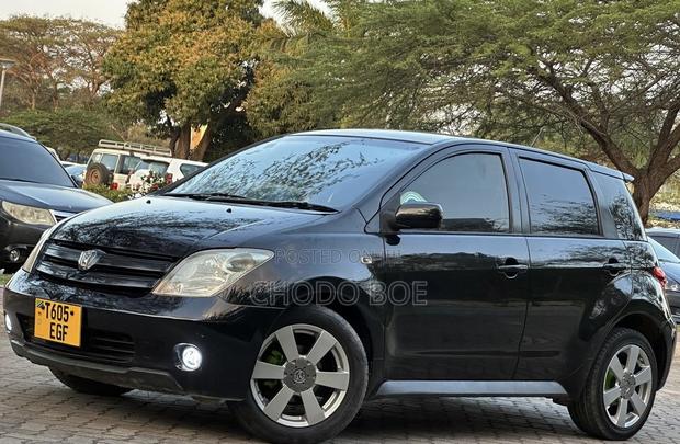 Toyota IST 2003 Black