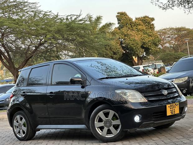 Toyota IST 2003 Black