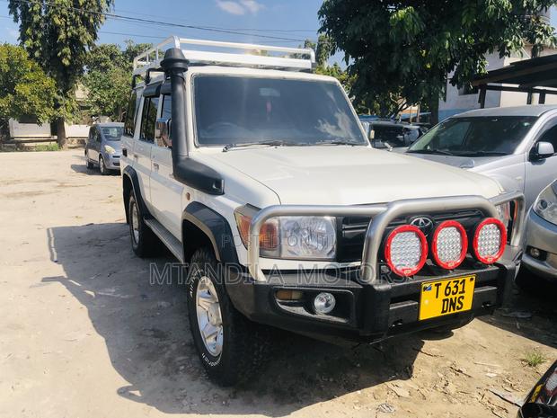 Toyota Land Cruiser Prado 3.0 TD 2011 White