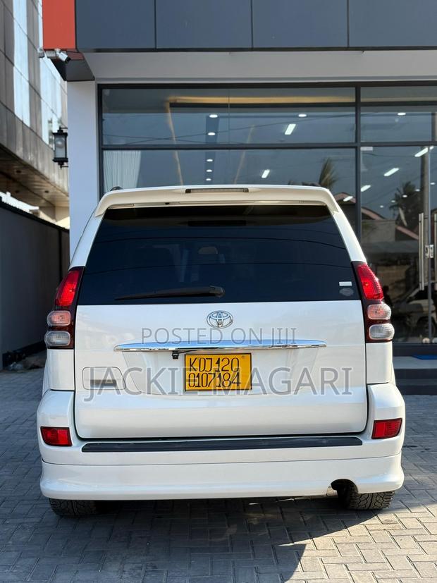 Toyota Land Cruiser Prado 2006 White
