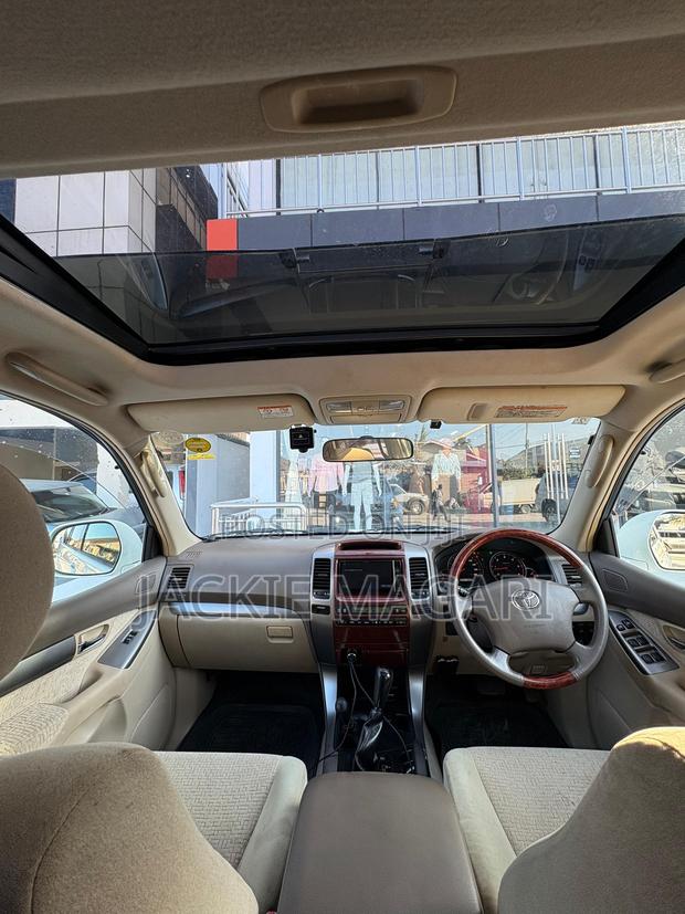 Toyota Land Cruiser Prado 2006 White