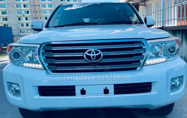 Toyota Land Cruiser 2013 White