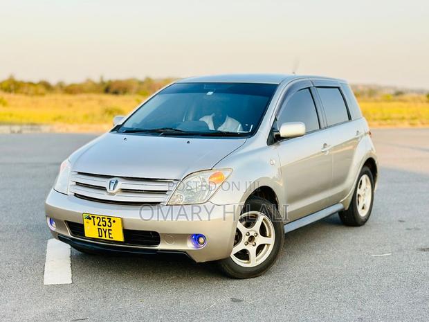 Toyota IST 2002 Beige