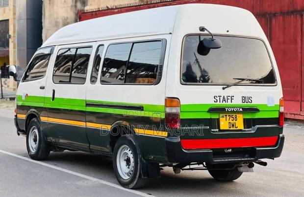 Toyota HiAce 2020