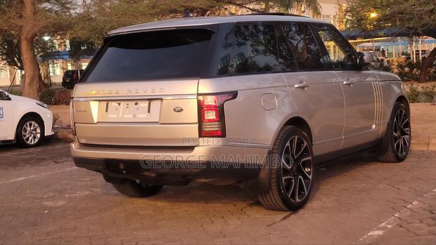 Land Rover Range Rover Vogue 2016 Gold