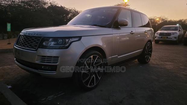 Land Rover Range Rover Vogue 2016 Gold