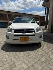 Toyota RAV4 2010 White for sale