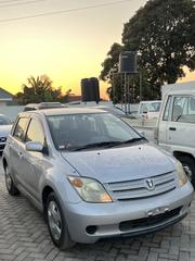Toyota IST 2004 Silver for sale