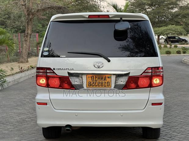 Toyota Alphard 2006 White