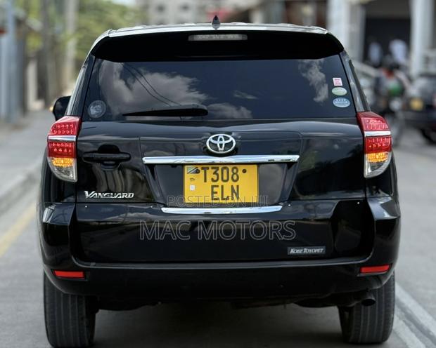Toyota Vanguard 2010 Black