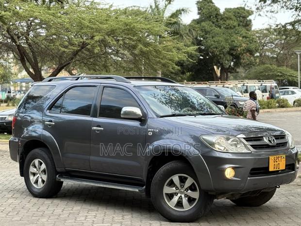 Toyota Fortuner 2.7 AWD 2006 Gray