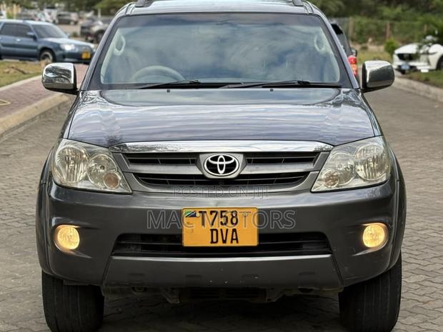 Toyota Fortuner 2.7 AWD 2006 Gray