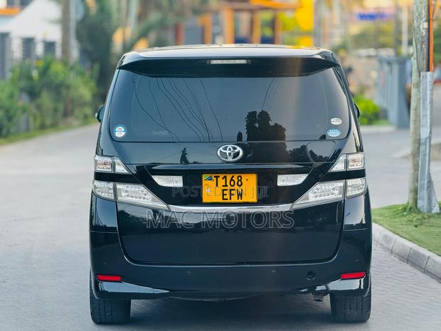 Toyota Vellfire 2010 Black