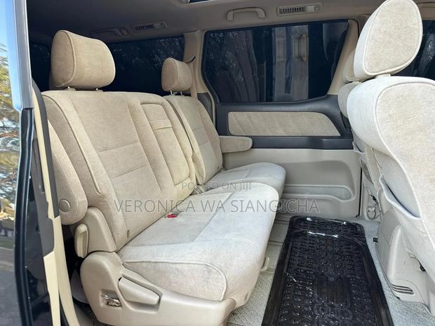 Toyota Alphard 2004 Black