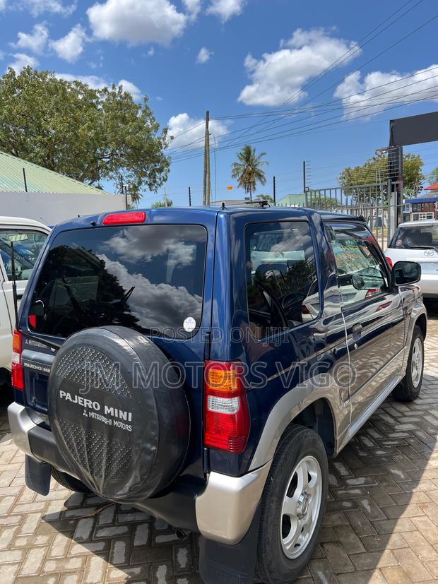 Mitsubishi Pajero 2003 Blue