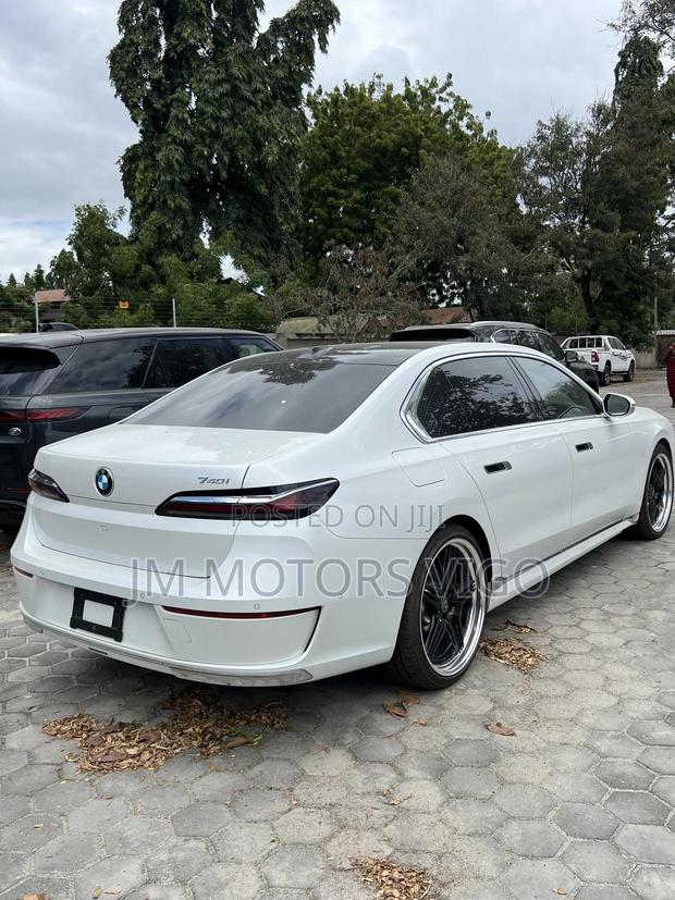 New BMW 740 2023 White