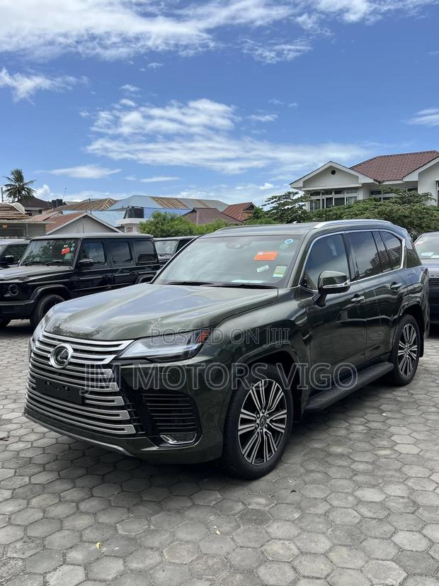 Lexus LX 2024 Green