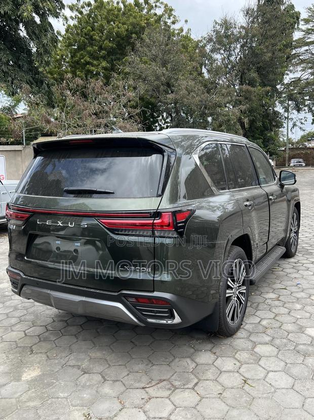 Lexus LX 2024 Green