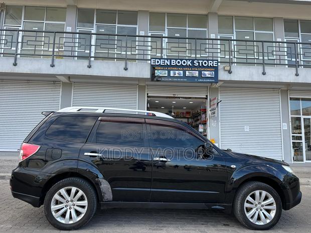 Subaru Forester 2011 Black