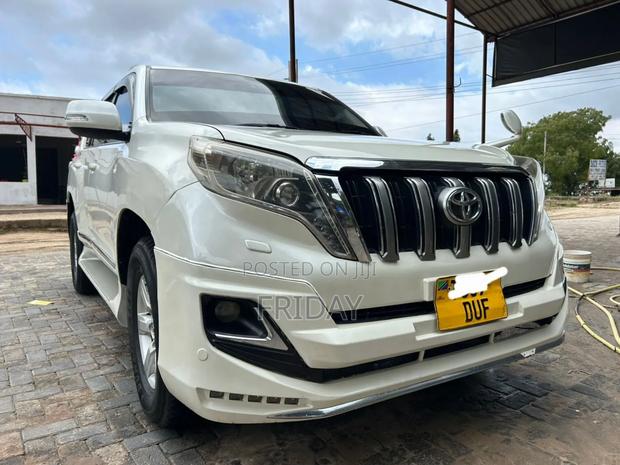 Toyota Land Cruiser Prado 2012 White