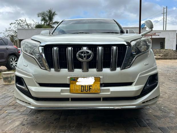 Toyota Land Cruiser Prado 2012 White