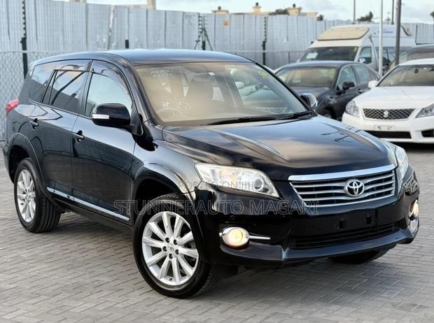 Toyota Vanguard 2012 Black