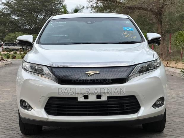 Toyota Harrier 2.0 2015 White