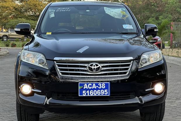 Toyota Vanguard 2012 Black