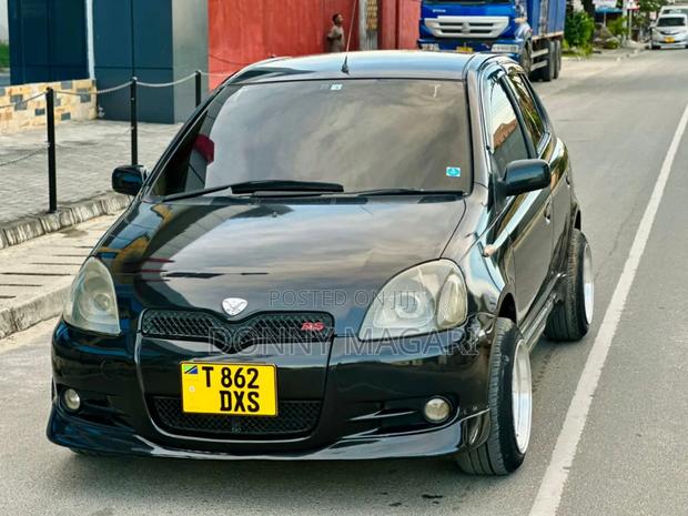 Toyota Vitz 2005 Black