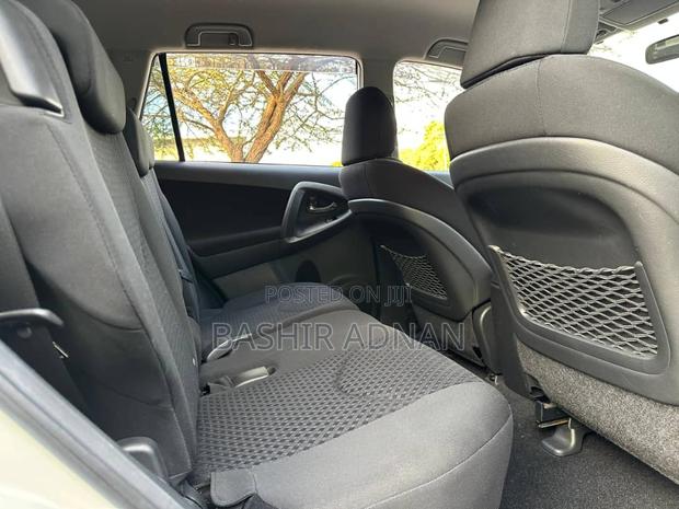 Toyota Vanguard 2012 Pearl