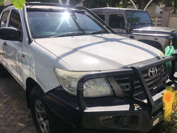 Toyota Hilux 2014 White