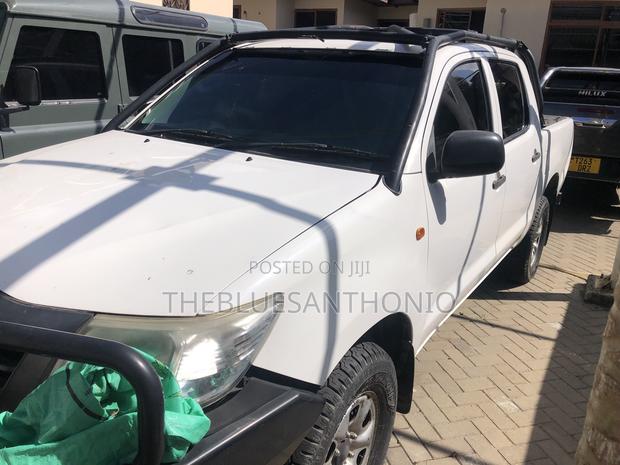 Toyota Hilux 2014 White