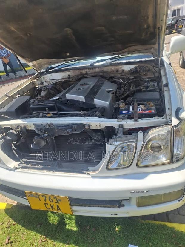 Toyota Land Cruiser HDJ 100 2003 White
