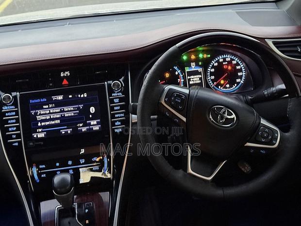 Toyota Harrier 2.0 2015 Silver