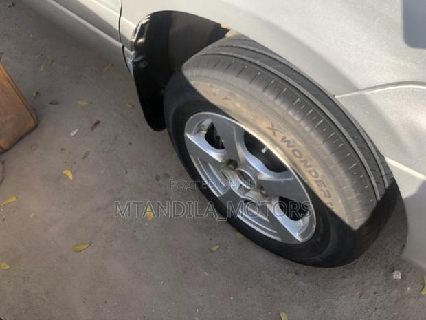 Toyota Noah 2.0 AWD (8 Seater) 2001 Silver