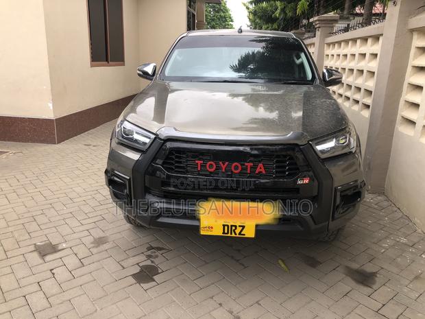 Toyota Hilux 2020 Gray