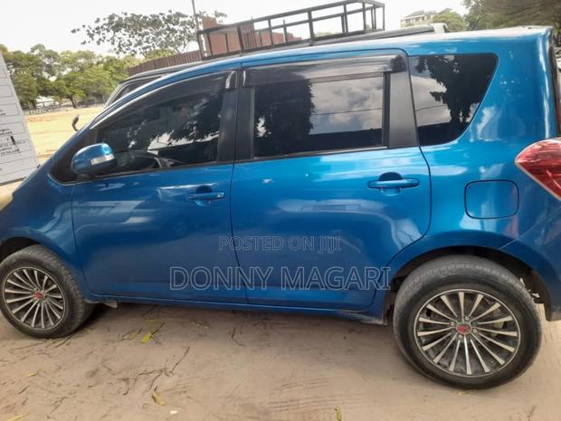 Toyota Ractis 2008 Blue