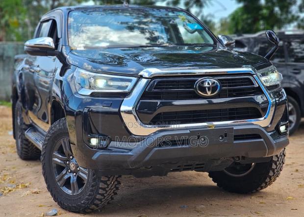 Toyota Hilux 2020 Black