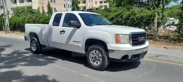GMC Sierra 2006 White