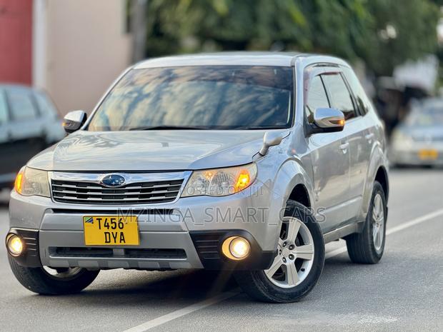 Subaru Forester 2011 Silver